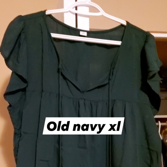 7 old navy blouses - Picture 6 of 7